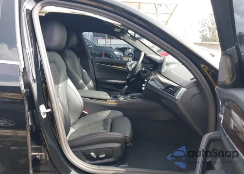 2023 BMW 530E z USA, uszkodzony, nr VIN WBA13AG0XPCM85552